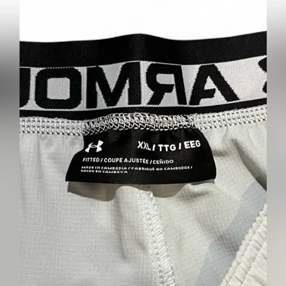 Under Armour Black and White Fitted Shorts - Picture 4 of 7